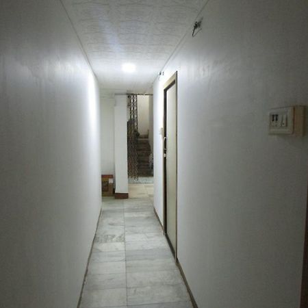 Oyo 1458 Hotel Prince Palace Мумбай Екстериор снимка